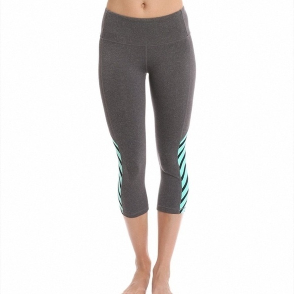 Y2K Alo Yoga Activity Capri Legging Grey Size Small